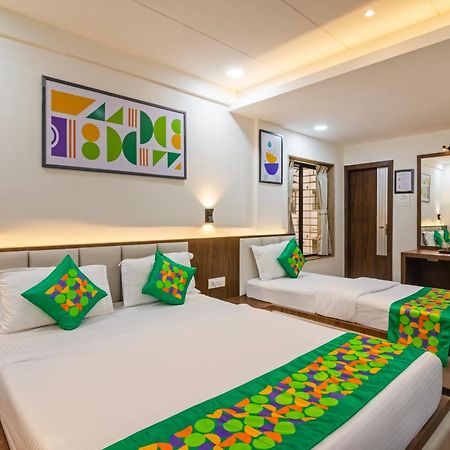 Treebo Petals Banquet & Suites - Kalkutta Kültér fotó